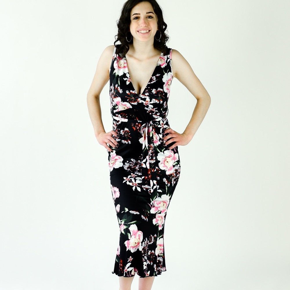 Sale! HOST PICK!! Black Floral Dress